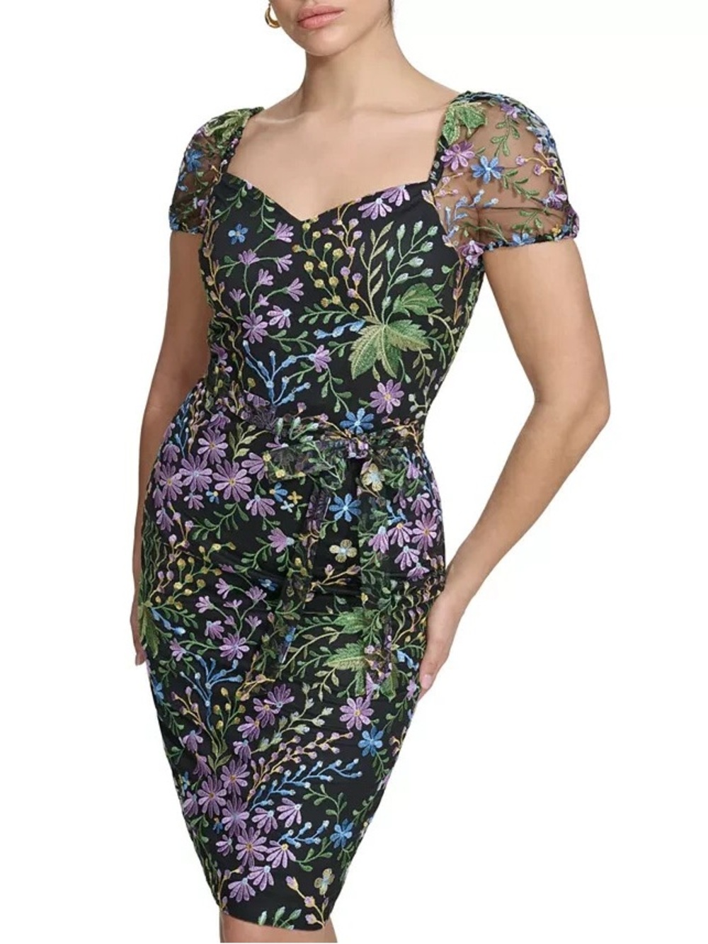 NWT Kenzie Emroidered Dress